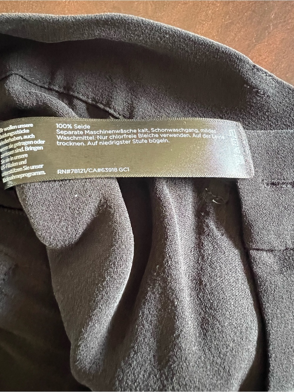 Eileen Fisher 100% Silk Georgette Crepe Carrot Pants Black Size S Tapered - Picture 4 of 13